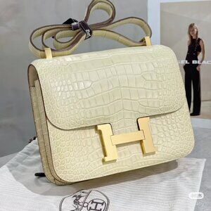 Classic Hermes Bag: A Stylish and Versatile Choice for Elegance